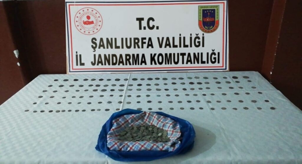 Şanlıurfa’da Roma, Bizans ve İslam dönemine ait 547 sikke ele geçirildi