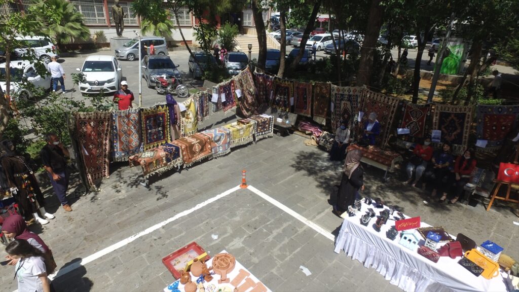 Şanlıurfa’da el emeği göz nuru ürünler sergilenmeye başladı