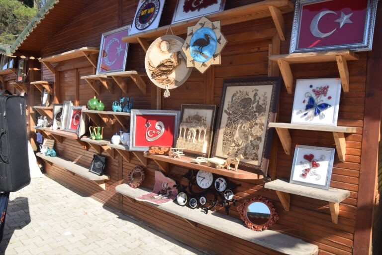 Birecik’te “Hayat Boyu Öğrenme” Haftası sergisi açıldı