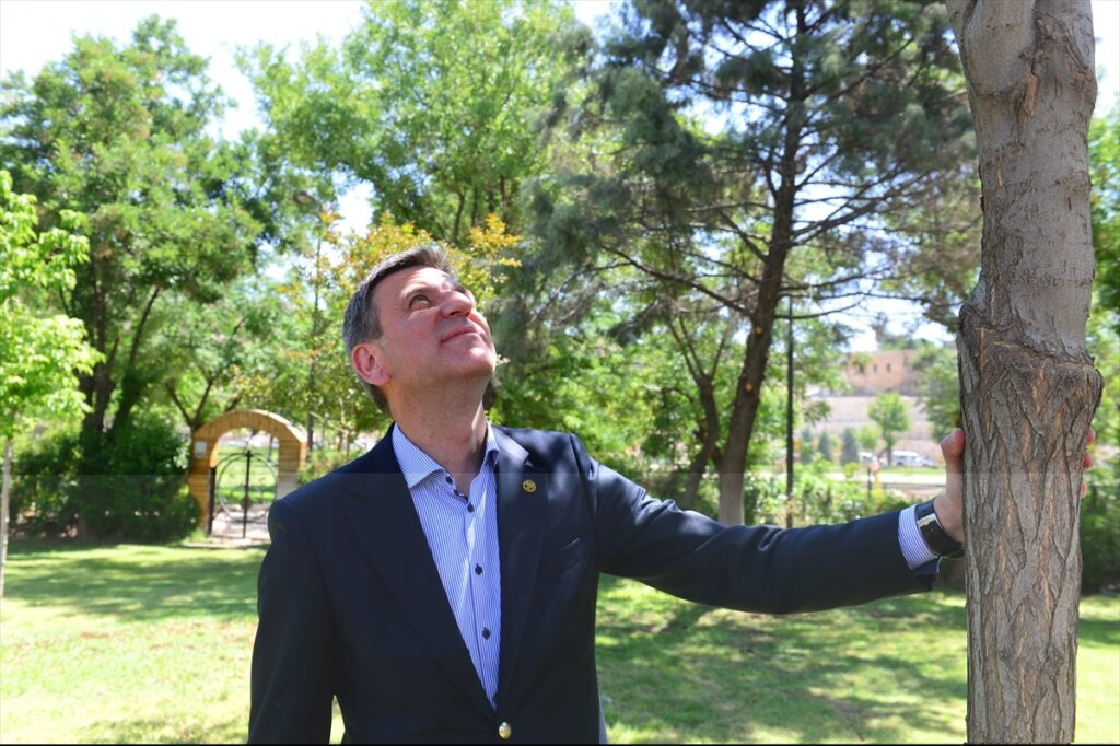 FAO Türkiye Temsilcisi Viorel Gutu’dan Şanlıurfa’daki fidanına özenli takip