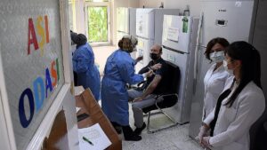 Türkiye’de bugün Kovid-19 aşısı için 750 bin randevu alındı