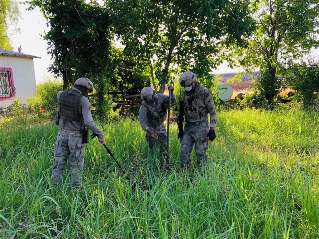 Diyarbakır’da terör örgütü PKK/KCK’ya yönelik operasyon: 10 gözaltı