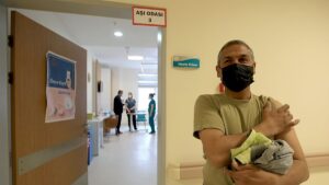 Türkiye geneli İşçi ve memurların Kovid-19’a karşı aşılanmasına başlandı