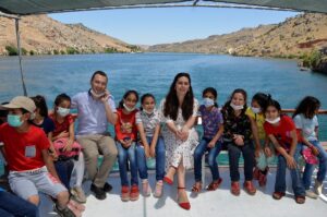 Halfeti’de polislerden öğrencilere tekne gezisi