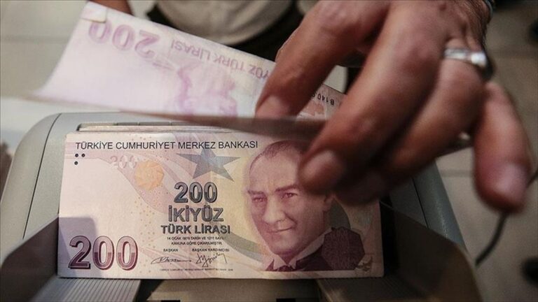 Emeklilerin Kurban Bayramı ikramiyeleri hesaplara yatırılmaya başlandı