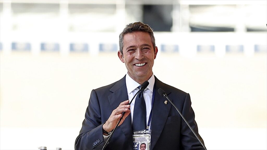 Ali Koç Fenerbahçe’de yeniden başkanlığına seçildi