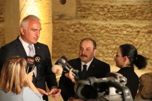 Kültür ve Turizm Bakanı Mehmet Nuri Ersoy, Göbeklitepe yakınında 11 yeni tepenin daha keşfedildiğini bildirdi