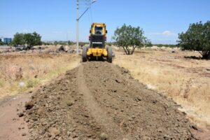 Siverek’te Yeni yerleşim alanlarında yol yapım çalışmaları sürüyor