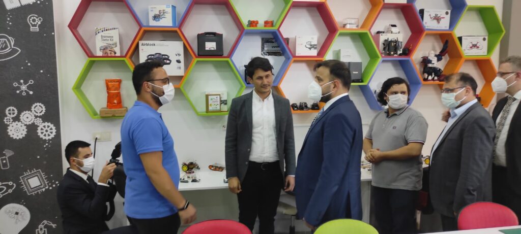 Cumhurbaşkanlığı dijital dönüşüm ofisi başkanı Dr. Ali Taha Koç’tan Genç Stem’e ziyaret