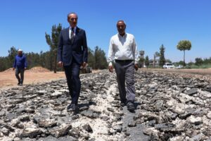 Akçakale’de asfaltlama çalışmaları sürüyor