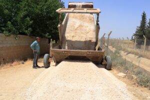Akçakale’de yol çalışması sürüyor