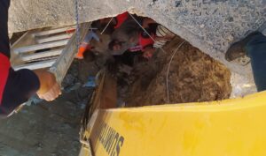 Ceylanpınar’da Hastane kanalizasyon hattında göçük: 3 işçi toprak altında kaldı