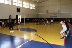 Karaköprü’de çocuklardan basketbol kursuna yoğun ilgi