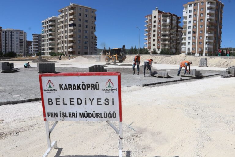 Karaköprü’de yollar kilitli parkeyle döşeniyor