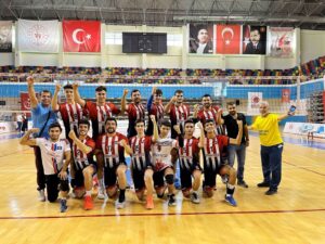 Şanlıurfa’da Öğretim üyesinin çalıştırdığı takım şampiyon oldu