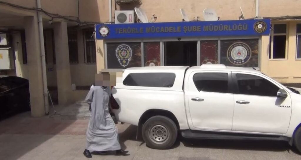 Şanlıurfa’da yakalanan DEAŞ’ın arabulucusu tutuklandı