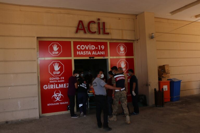 Siverek’te otomobil şarampole yuvarlandı: 3 yaralı