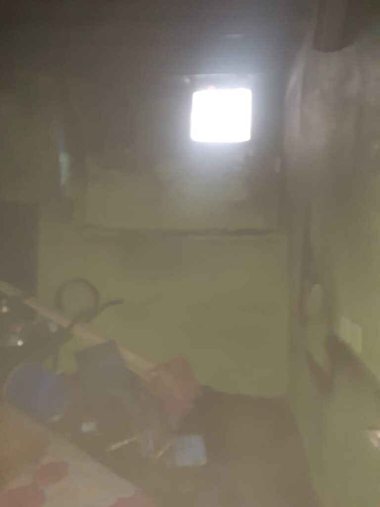 Siverek’te Yalnız yaşayan yaşlı kadının evi yandı