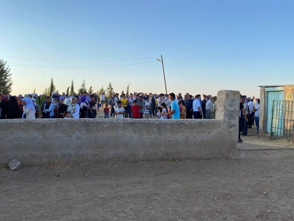 Suruç’ta Sulama kavgasında ölen baba ve 2 oğlu yan yana defnedildi