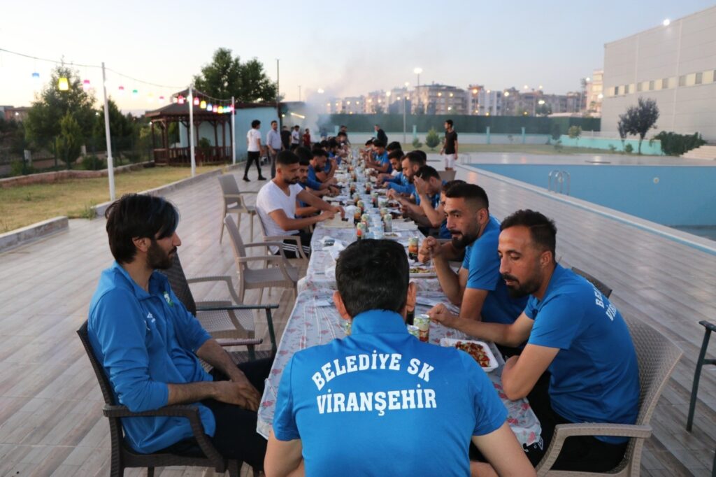 Viranşehir’de Maç öncesi moral yemeği