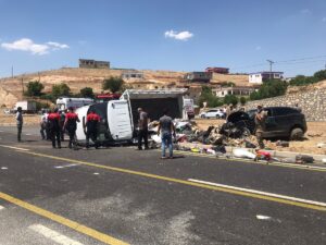 Mardin’de cip ve kamyonet çarpıştı: 5 yaralı