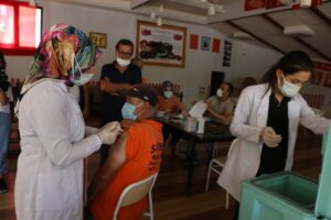 Şanlıurfa’da Kovid-19 ile mücadele kapsamında aşılama çalışmaları devam ediyor