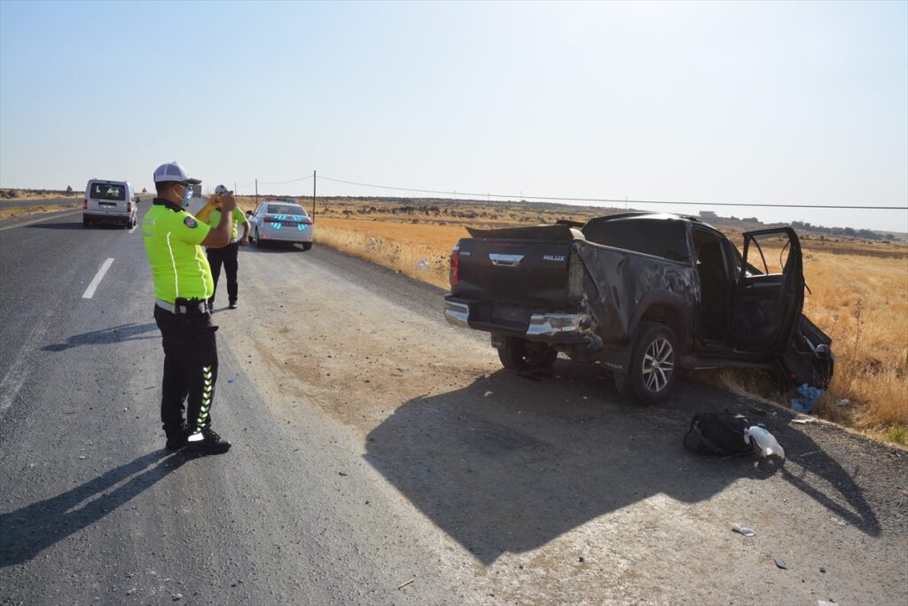 Siverek’te kamyonet devrildi: 2 ölü, 3 yaralı