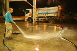 Haliliye’de kurban kesim alanlarında dezenfekte çalışmaları yapılıyor