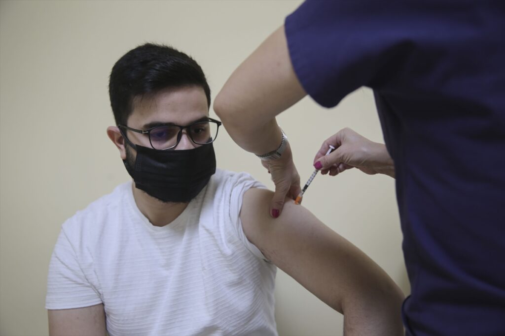 Şanlıurfa’da gençlerin Kovid-19’a karşı aşılanma oranı hediyelerle arttırılacak