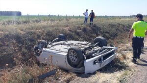 Şanlıurfa’da otomobil devrildi: 2 yaralı