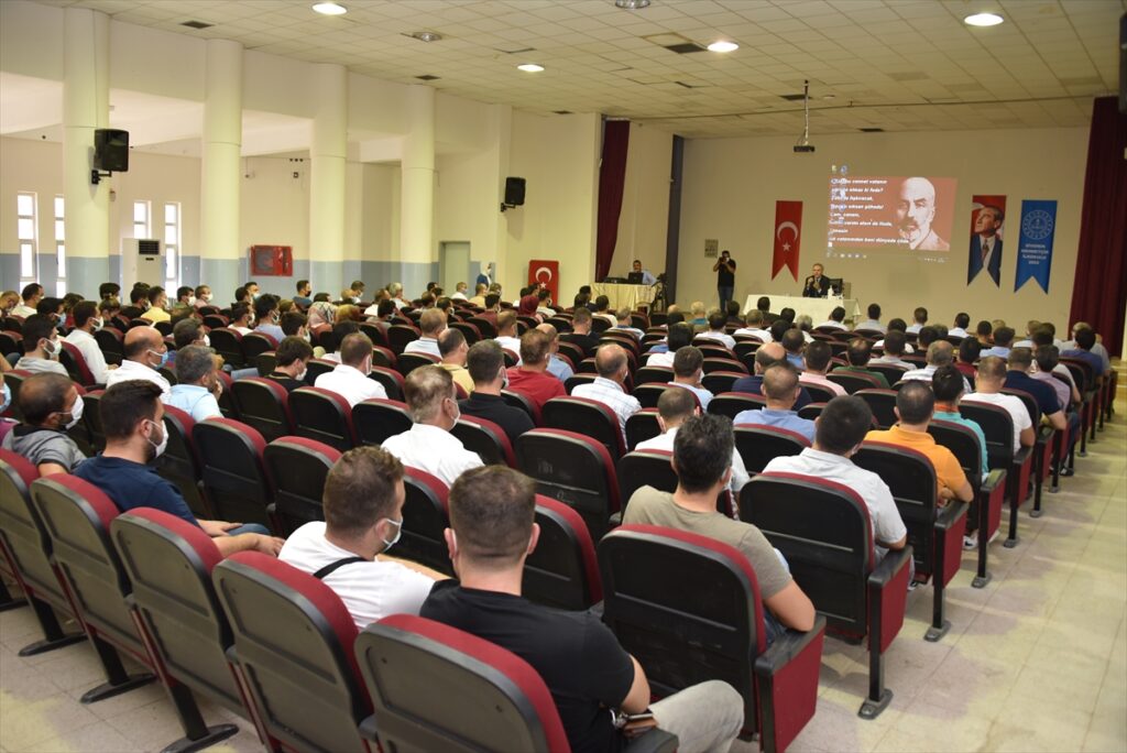 Şanlıurfa’da Kovid-19’a karşı aşılama oranının artırılması için toplantılar düzenleniyor