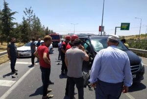 Şanlıurfa’da panelvan ile otomobil çarpıştı: 2 yaralı