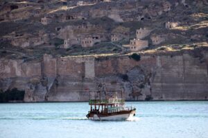 Bozkırın ortasındaki “sahil kenti” Halfeti’de ziyaretçi yoğunluğu yaşanıyor
