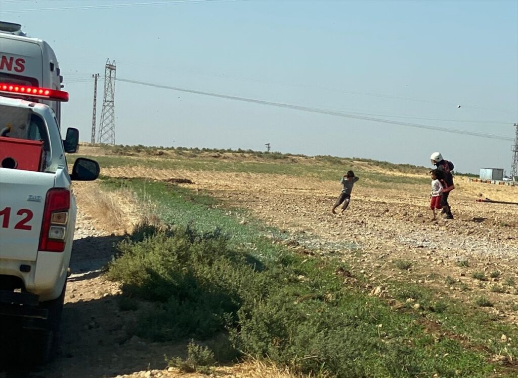 Şanlıurfa’da arıların saldırısına uğrayan 10 kişilik aileyi itfaiye ekipleri kurtardı