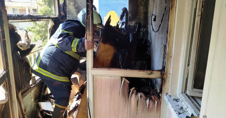 Haliliye’deki ev yangınını itfaiye söndürdü