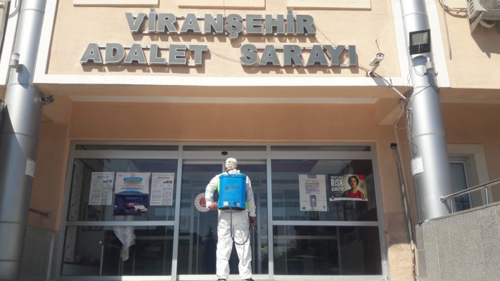 Viranşehir’de ortak kullanım alanları dezenfekte edildi