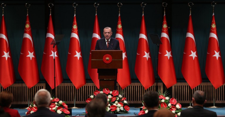 Aşı olmayan üniversite öğrencileriyle ilgili flaş açıklama