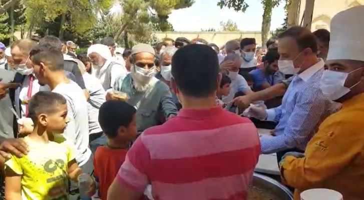 Valilik ile ŞURKAV’dan vatandaşlara aşure ikramı