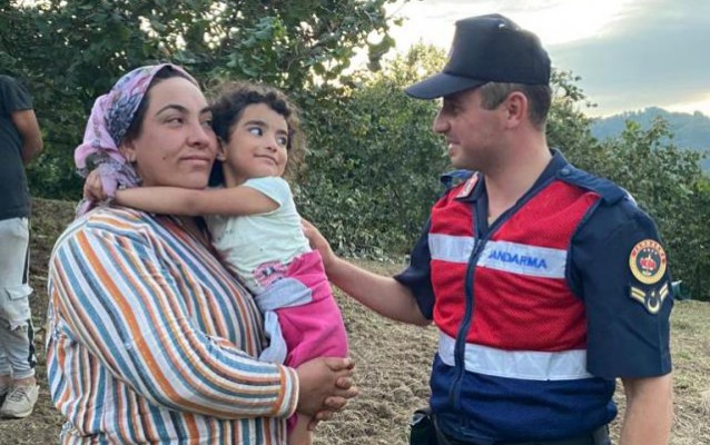 Kaybolan Şanlıurfalı minik kızı jandarma buldu