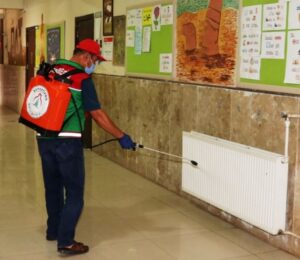 Karaköprü’deki okullarda temizlik yapılıyor