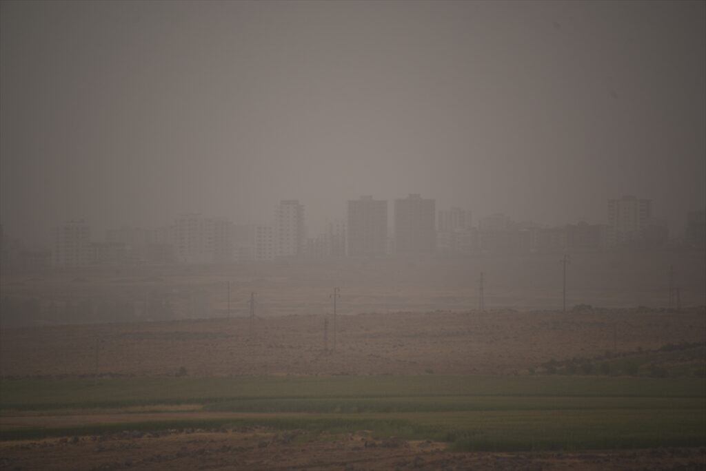 Siverek’te toz taşınımı hayatı olumsu etkiledi