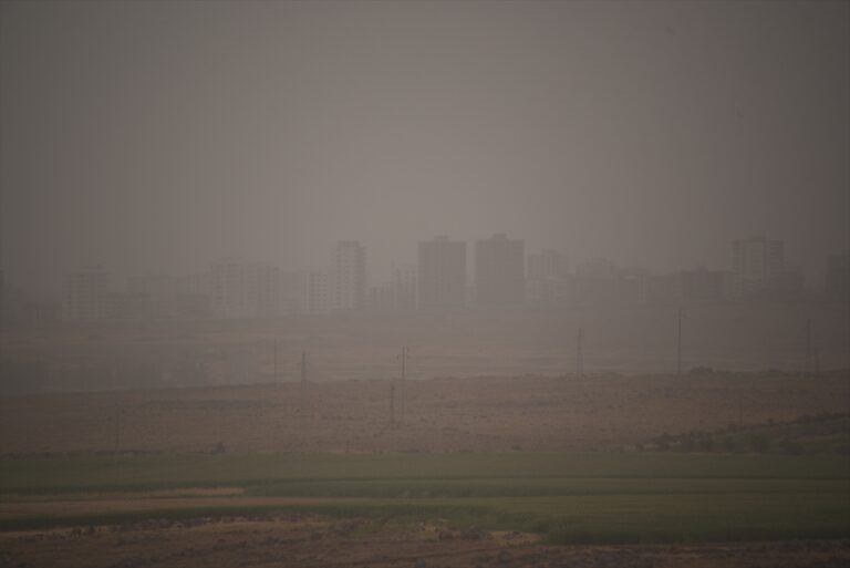 Siverek’te toz taşınımı hayatı olumsu etkiledi