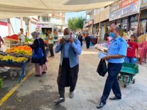 Siverek’te zabıta ekipleri semt pazarlarını denetledi