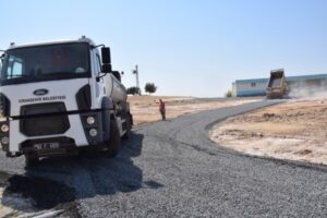 Viranşehir’de asfalt atağı tam hız devam ediyor