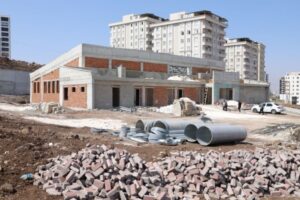 Karaköprü’de kapalı yüzme havuzu çalışmaları sürüyor