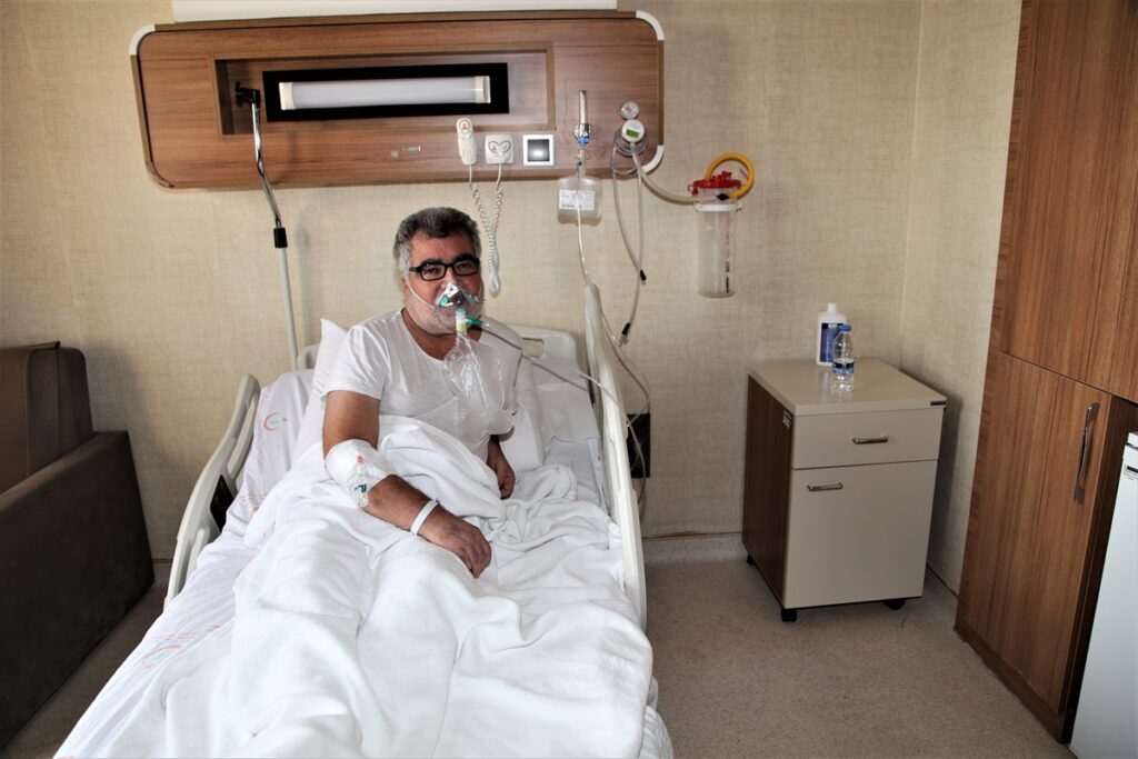 Şanlıurfa’da aşısını geciktiren Kovid-19 hastaları aşı çağrısı yaptı