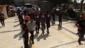 Eyyübiye’deki silahlı kavgaya karışan 11 zanlı adliyeye çıkarıldı