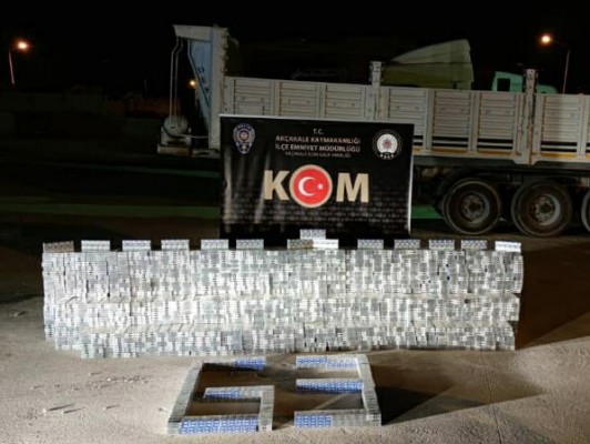 Akçakale’de 21 bin 985 paket kaçak sigara ele geçirildi