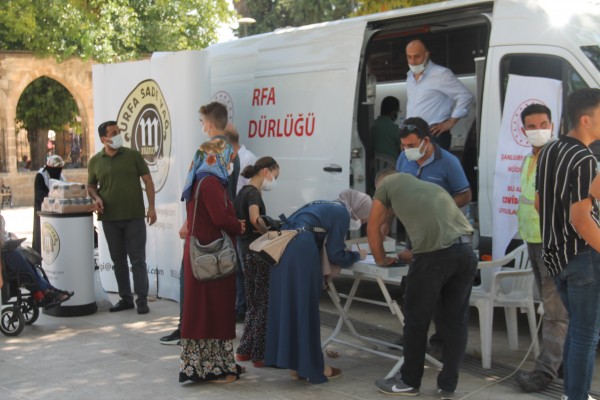 Şanlıurfa’da aşı olana pekmez hediye