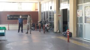 Şanlıurfa’da Hastane önüne bırakılan çantalar bomba paniğine neden oldu